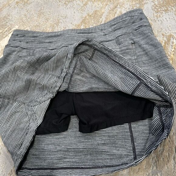 Athleta Womens Metro STRIPE Skort Skirt Shorts medium Gray Heather Active EUC - Picture 6 of 8